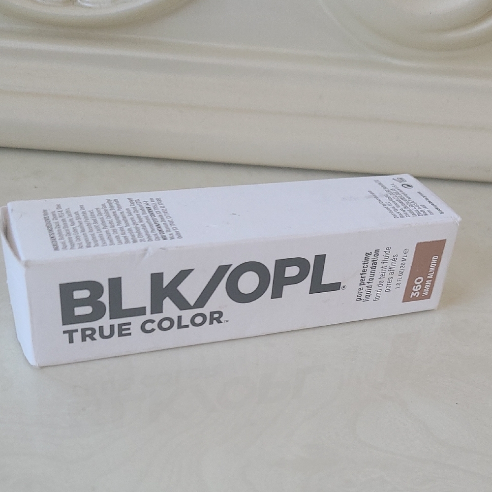BLK/OPL True Color Foundation